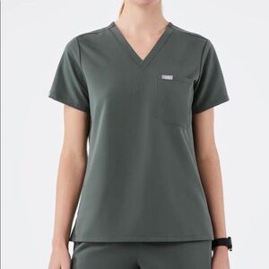 Figs Catarina Scrub Top in Bonsai